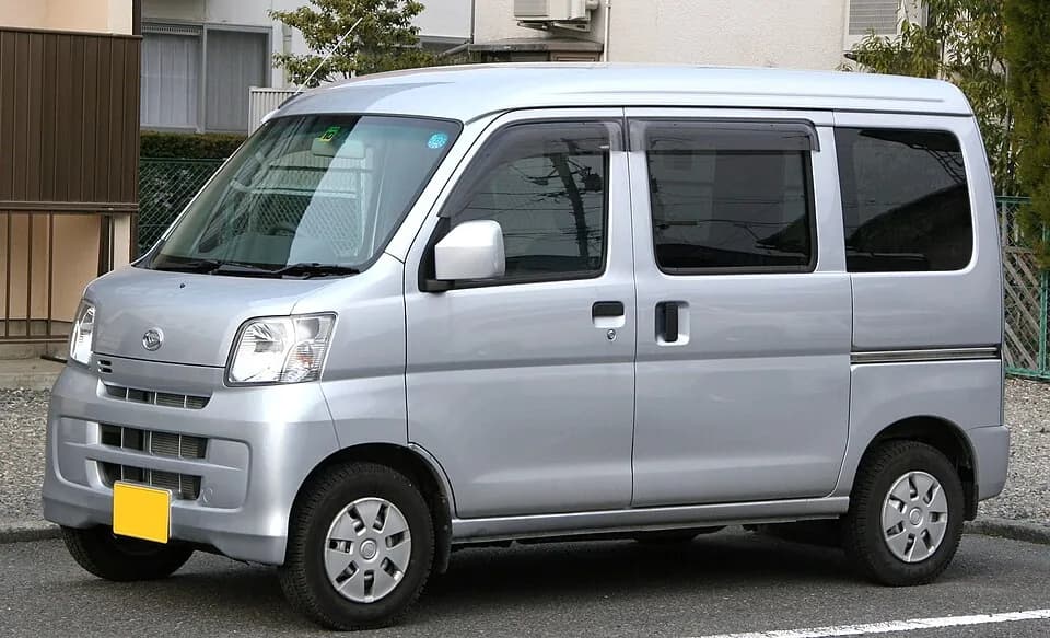 2007 Daihatsu Hijet Cargo; this example is not yet eligible under the 25-year import rule.