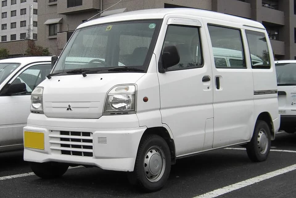 Mitsubishi Minicab Van; illustrative model photo.